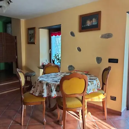 The House On The * Busalla